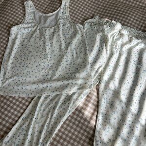 Neuflora Emery Floral Pajama Set